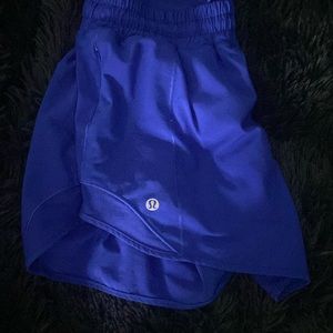 Blue Lululemon hottie, hot shorts